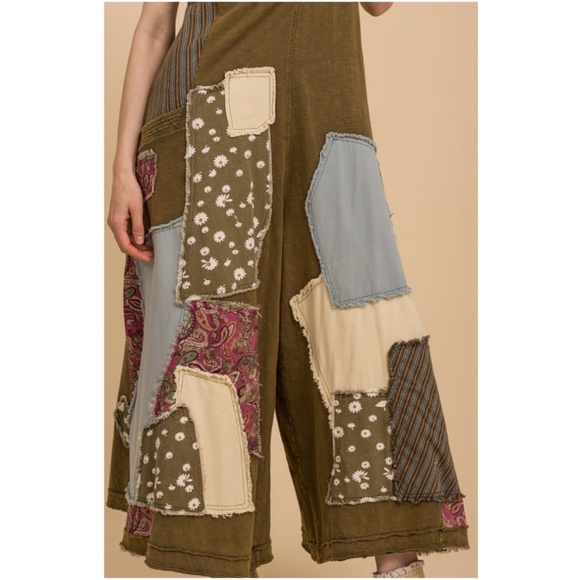 Bluevelvet Floral Paisley Print Patchwork V neck Wide leg Cropped Jumpsuit - Picture 3 of 5